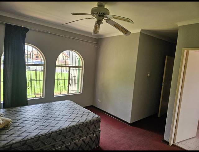 3 BEDROOM HOUSE FOR SALE IN ZAKARIYYA PARK
